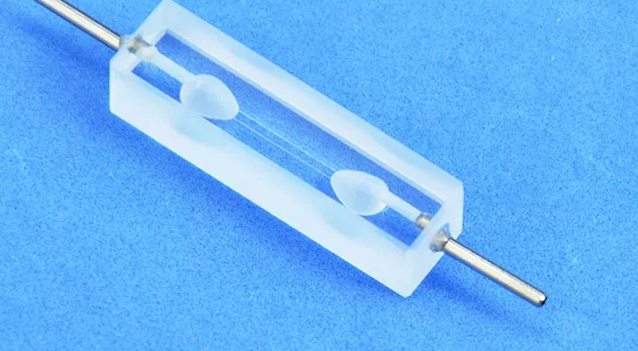 MQQFC090 product photograph: angled product view showing the channel and end tubes